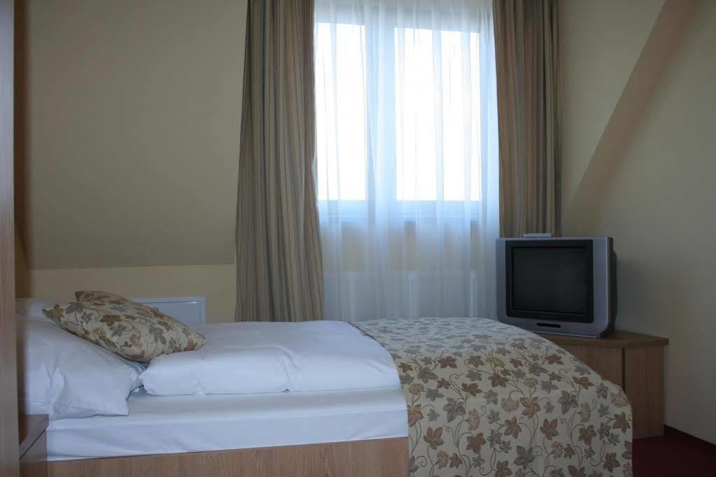 Ski Hotel Piwniczna-Zdroj Екстер'єр фото